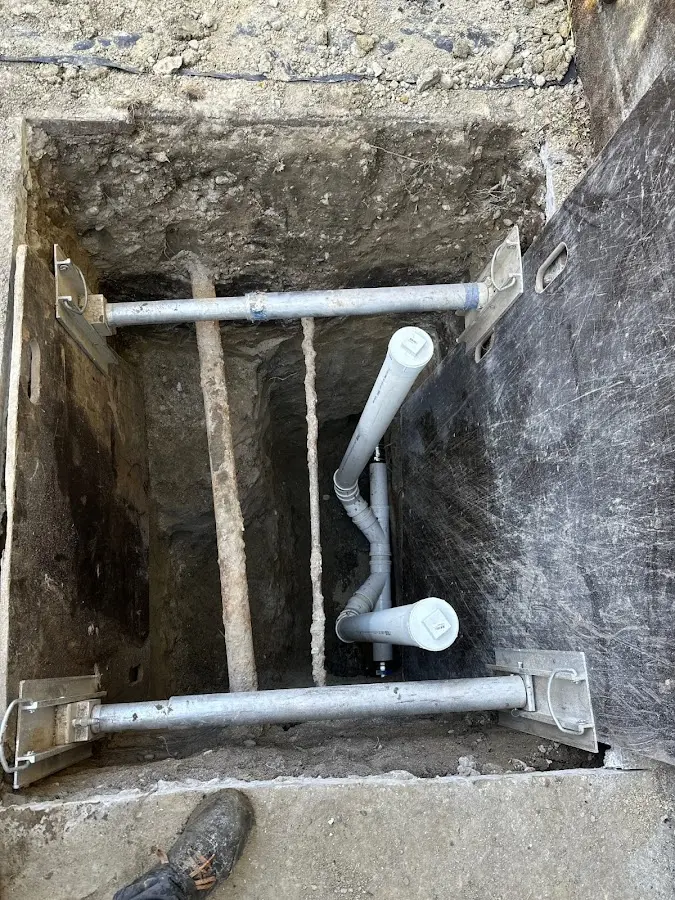Experienced plumber completing Gas Line Repair work in Hornsby Bend